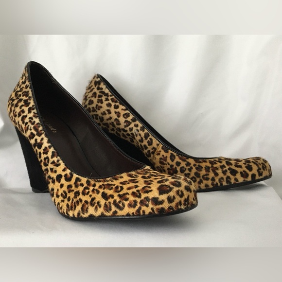 EUC Kate Spade gorgeous leopard print cow fur black suede wedge. - Picture 1 of 16